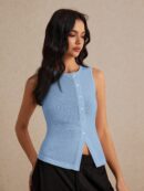 Top de Tanque Estilo Clásico con Botones y Raja Frontal