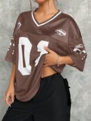 Camiseta Deportiva de Malla con Estampado de Números y Letras