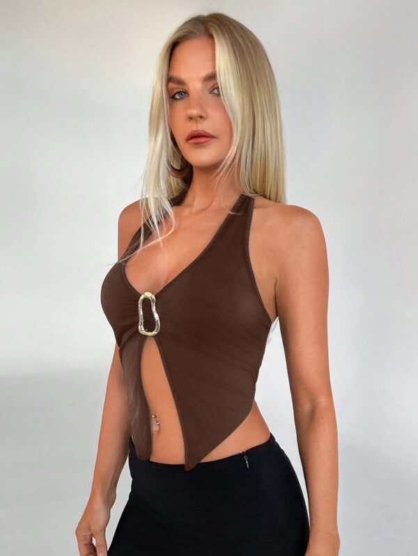 Top Halter Negro con Colgante de Metal y Abertura Frontal - Image 31