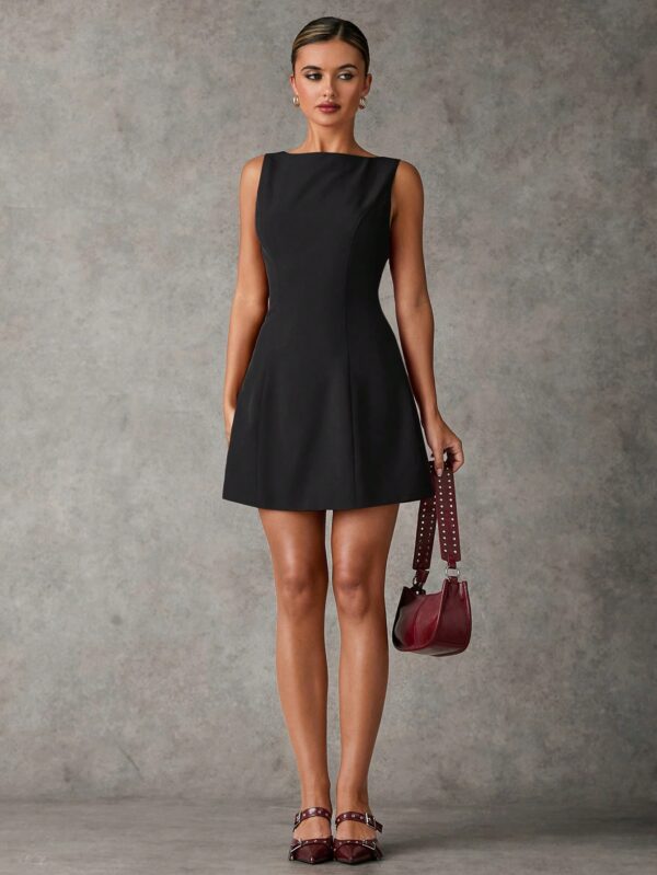Vestido Elegante Sin Mangas con Espalda Descubierta y Corte A - Image 6