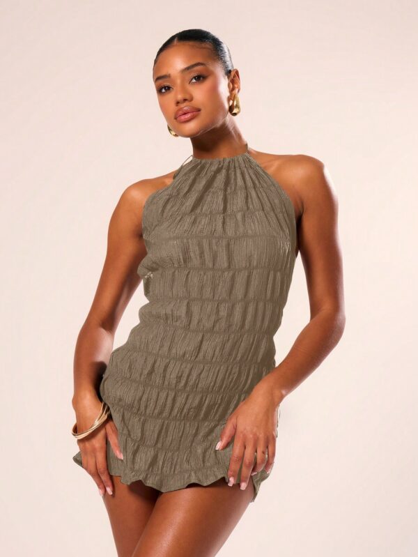 Vestido Mini con Cuello Halter y Espalda Descubierta - Image 6