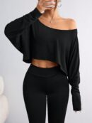 Remera Asimétrica de Manga Larga, Corte Cropped y Cuello Desnudo