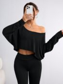 Remera Asimétrica de Manga Larga, Corte Cropped y Cuello Desnudo