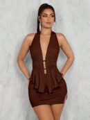Conjunto de Blusa Halter con Falda Plisada y Abertura