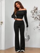 Set de Top Corto y Pantalones Acampanados con Hombros Descubiertos