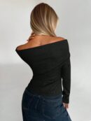 Remera Ajustada Plisada de Manga Larga en Color Sólido
