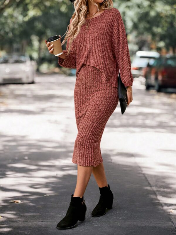 Set Casual de Top con Manga Murciélago y Falda Tejidos - Image 79