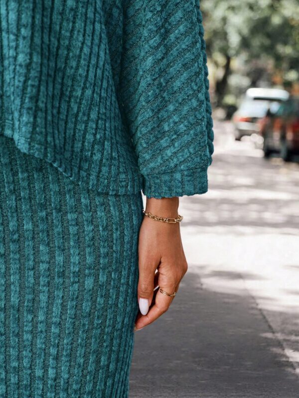 Set Casual de Top con Manga Murciélago y Falda Tejidos - Image 87