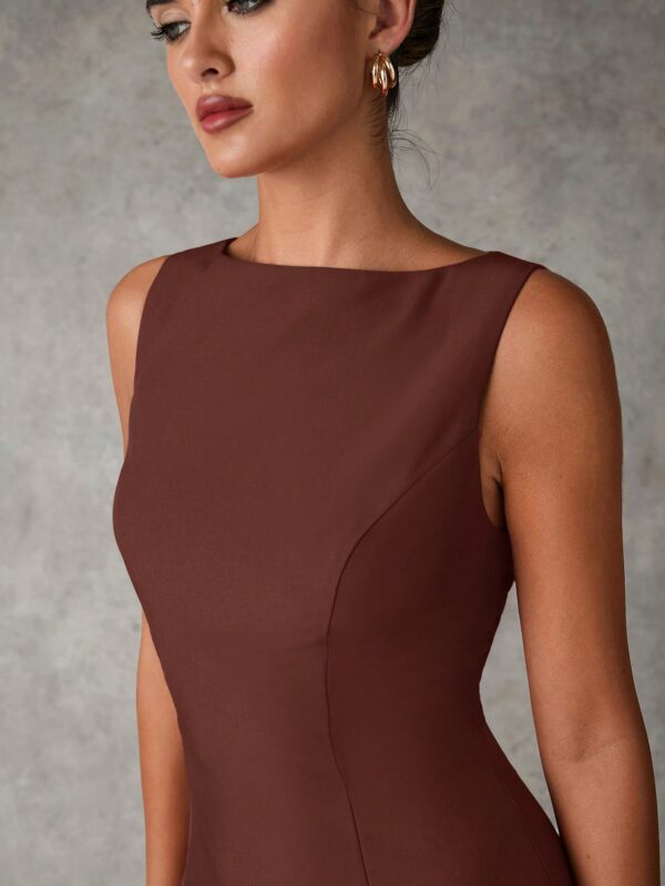 Vestido Elegante Sin Mangas con Espalda Descubierta y Corte A - Image 12