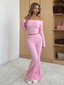 Set de Top Corto y Pantalones Acampanados con Hombros Descubiertos