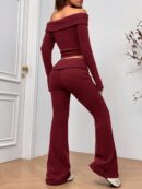 Set de Top Corto y Pantalones Acampanados con Hombros Descubiertos