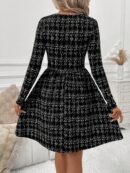 Vestido Corto a Cuadros con Manga Larga y Cuello Redondo