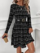 Vestido Corto a Cuadros con Manga Larga y Cuello Redondo