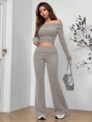 Set de Top Corto y Pantalones Acampanados con Hombros Descubiertos