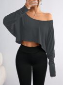 Remera Asimétrica de Manga Larga, Corte Cropped y Cuello Desnudo