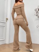 Set de Top Corto y Pantalones Acampanados con Hombros Descubiertos