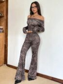 Set de Top Corto y Pantalones Acampanados con Hombros Descubiertos