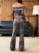 Set de Top Corto y Pantalones Acampanados con Hombros Descubiertos