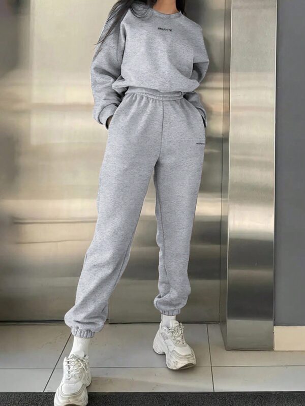 Conjunto Casual de Buzo y Pantalón con Estampado de Letras (2 Piezas) - Image 31