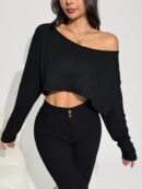 Remera Asimétrica de Manga Larga, Corte Cropped y Cuello Desnudo
