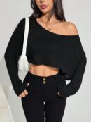 Remera Asimétrica de Manga Larga, Corte Cropped y Cuello Desnudo