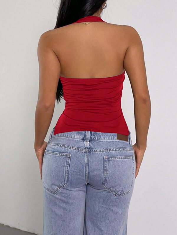 Top Estilo Halter con Espalda Descubierta y Detalles Metálicos - Image 23
