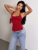 Top Estilo Halter con Espalda Descubierta y Detalles Metálicos