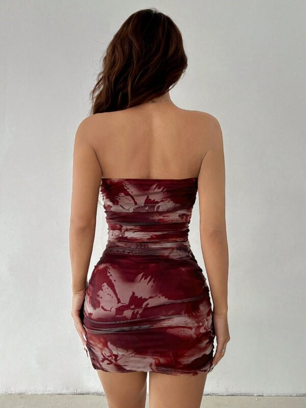 Vestido Mini Strapless con Estampado y Ruched - Image 3