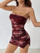 Vestido Mini Strapless con Estampado y Ruched
