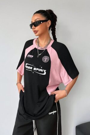 Remera Oversize Deportiva con Estampado de Bloques de Colores