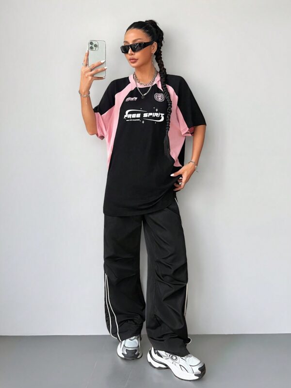 Remera Oversize Deportiva con Estampado de Bloques de Colores - Image 6