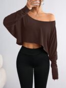 Remera Asimétrica de Manga Larga, Corte Cropped y Cuello Desnudo