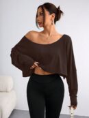 Remera Asimétrica de Manga Larga, Corte Cropped y Cuello Desnudo