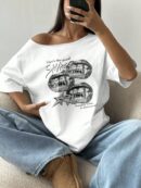 Remera Asimétrica Estampada de Hibiscus y Hombro Descubierto