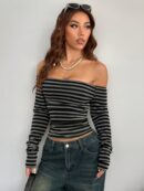 Remera a Rayas Gris y Negro, Hombros Descubiertos, Manga Larga