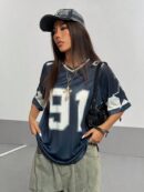 Camiseta Deportiva de Malla con Estampado Numérico y Manga Corta