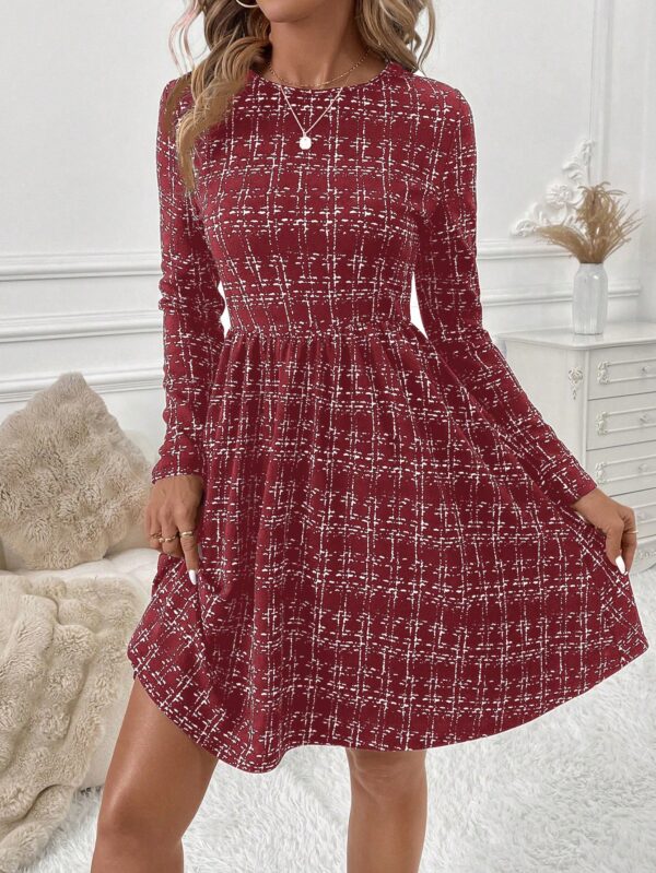 Vestido Corto a Cuadros con Manga Larga y Cuello Redondo - Image 29