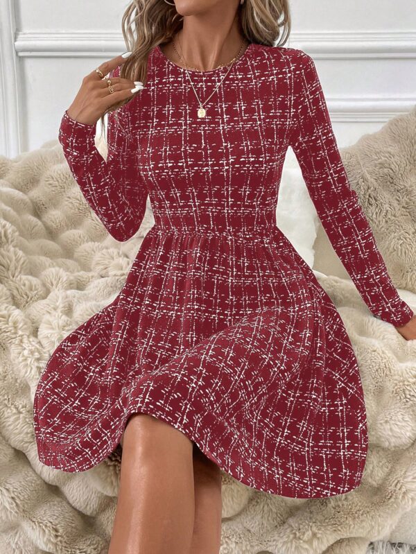 Vestido Corto a Cuadros con Manga Larga y Cuello Redondo - Image 32