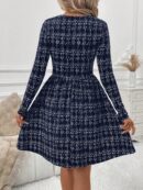Vestido Corto a Cuadros con Manga Larga y Cuello Redondo