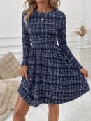 Vestido Corto a Cuadros con Manga Larga y Cuello Redondo