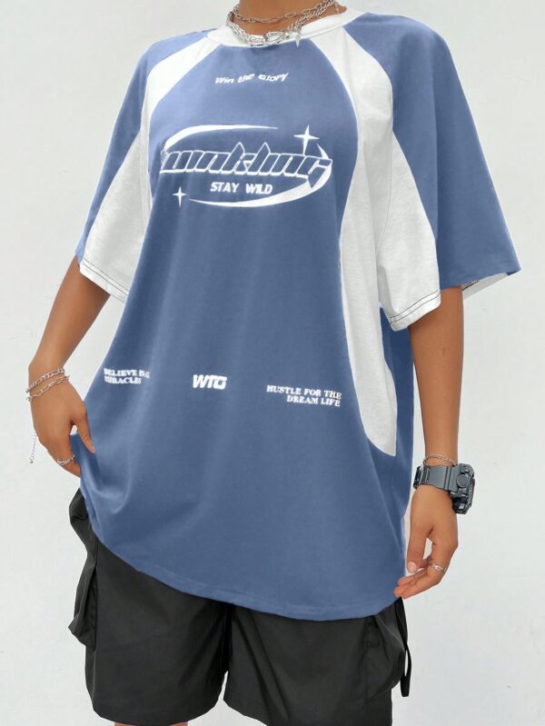 Remera Oversize Deportiva con Estampado de Bloques de Colores - Image 27