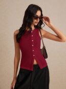 Top de Tanque Estilo Clásico con Botones y Raja Frontal