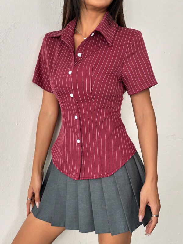 Camisa Rayada de Mujer con Botones y Manga Corta, Ajuste Slim - Image 33