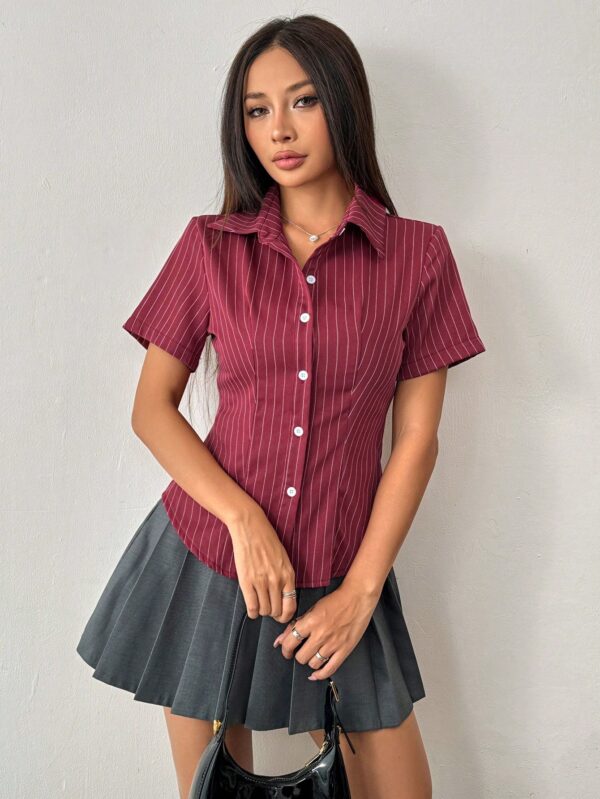 Camisa Rayada de Mujer con Botones y Manga Corta, Ajuste Slim - Image 35