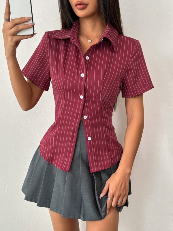 Camisa Rayada de Mujer con Botones y Manga Corta, Ajuste Slim - Image 36
