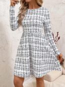 Vestido Corto a Cuadros con Manga Larga y Cuello Redondo