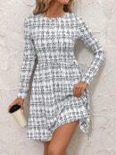 Vestido Corto a Cuadros con Manga Larga y Cuello Redondo