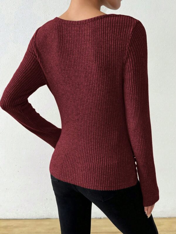 Camiseta Asimétrica Vintage con Cuello Drapeado y Manga Larga Ajustada - Image 38