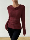 Camiseta Asimétrica Vintage con Cuello Drapeado y Manga Larga Ajustada