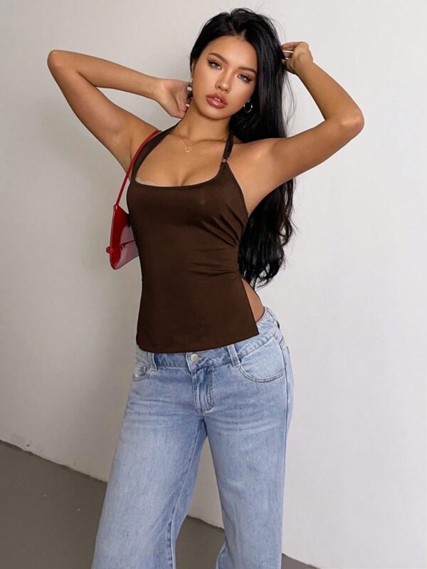 Top Estilo Halter con Espalda Descubierta y Detalles Metálicos - Image 12
